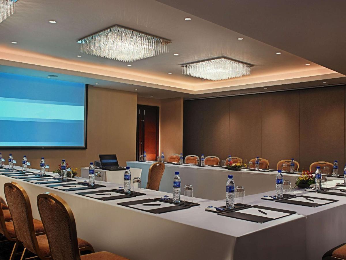 Joy Nostalg Hotel And Suites Manila Managed By The Ascott Limited Pasig City Екстер'єр фото